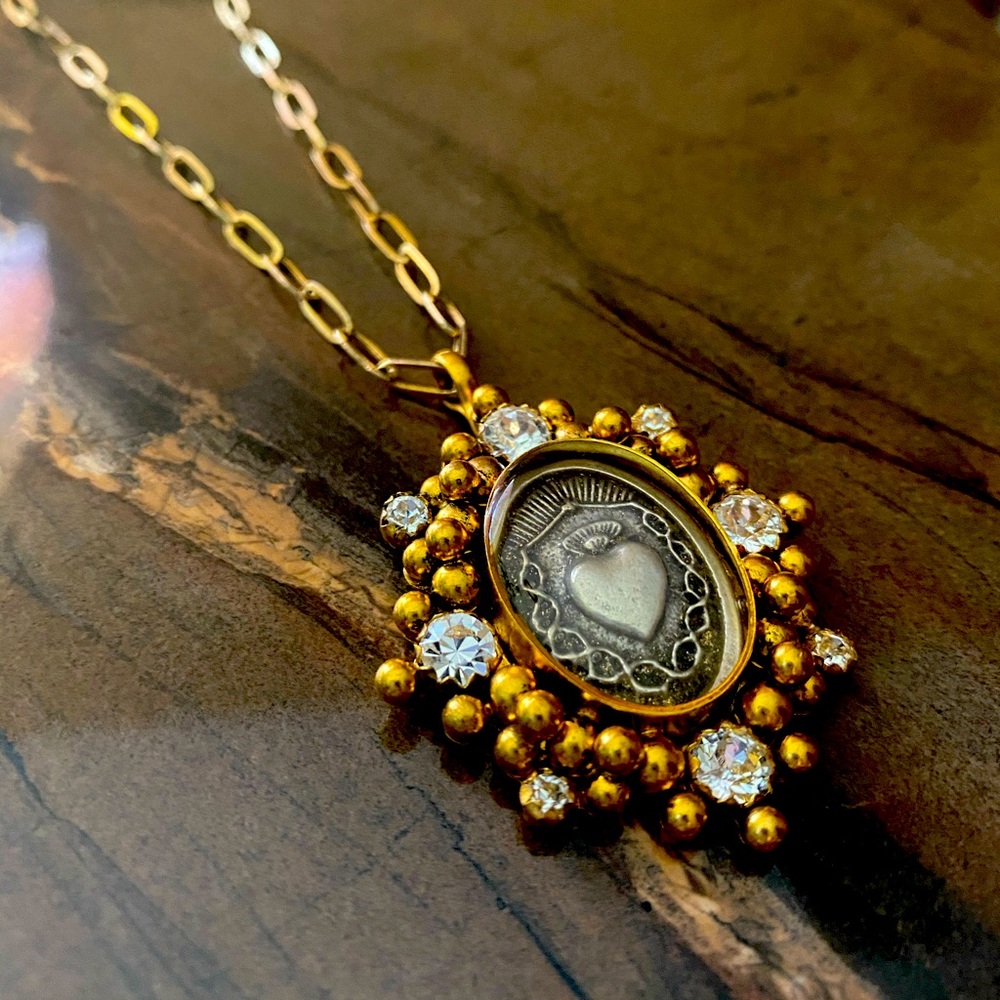 VSA Sacred Heart Pendant with Delicate Gold Chain